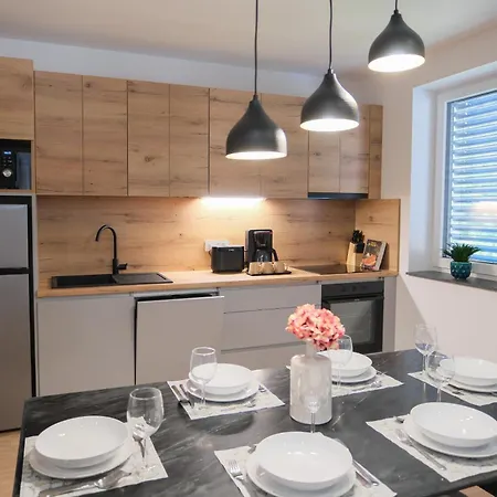 Apartma Ana アパート Krško