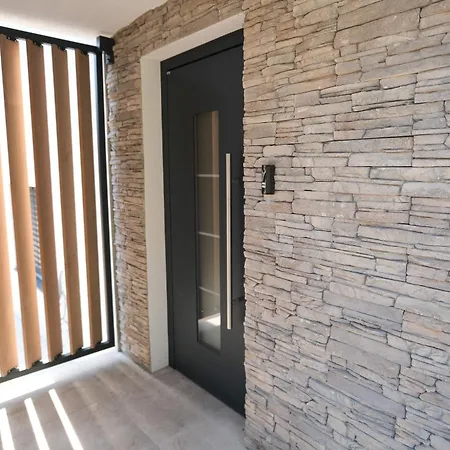 Apartma Ana アパート Krško